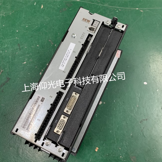 工业机械SEW变频器维修D-76646 MDX60A0110-5A3-4-00缺相故障维修