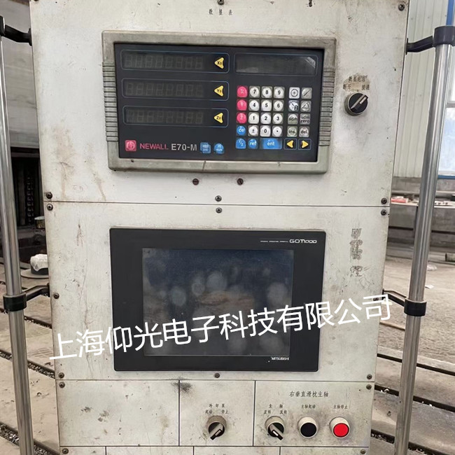 三菱系统上电黑屏怎么办？操作屏无显示维修