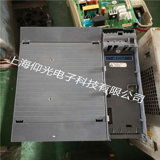 制造胶带加工厂区邦飞利变频器VCB400出现LED2，LED7点亮故障维修