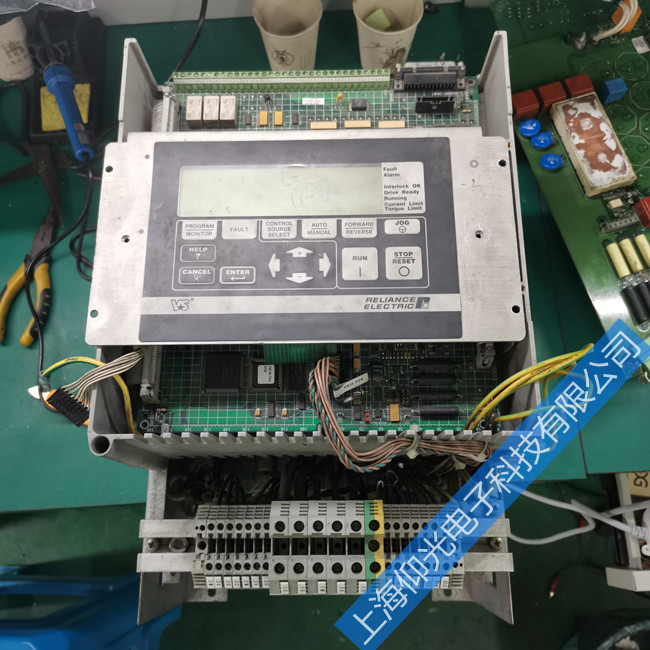 瑞恩vz7000变频器故障代码9维修