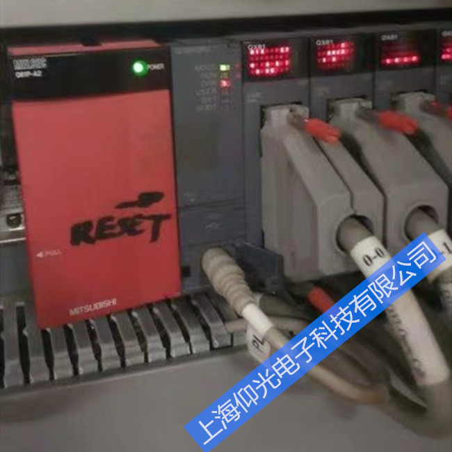 三菱plc模块亮红灯显示报警维修快