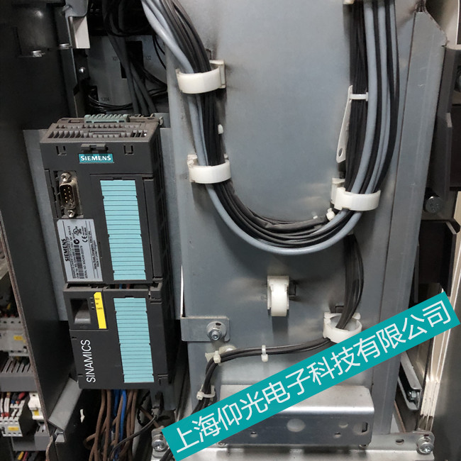 西门子6SE70变频器上电面板无显示修理
