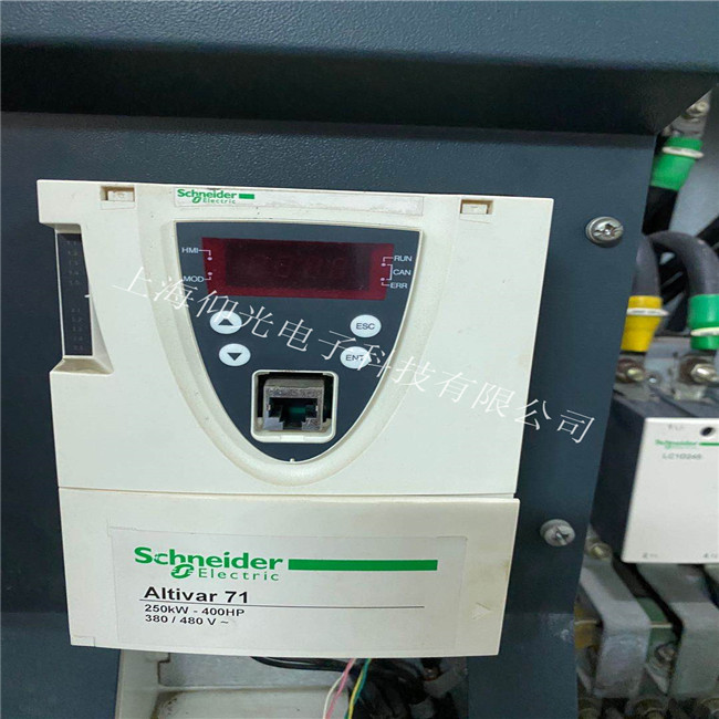 施耐德变频器常见Er2警报故障维修方法