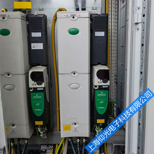 艾默生变频器风扇时快时慢,无显示故障维修