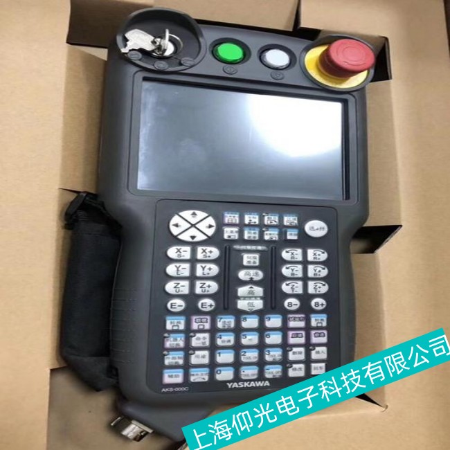 山东安川机器人示教器出现黑屏看不清的故障维修