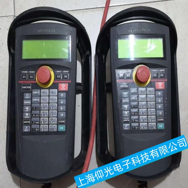 威海三菱RH-SDH机器人示教器有显示无背光故障维修服务中心